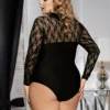 Body noir dentelle florale col arrondi manches longues (vue de dos) Body noir dentelle florale col arrondi manches longues