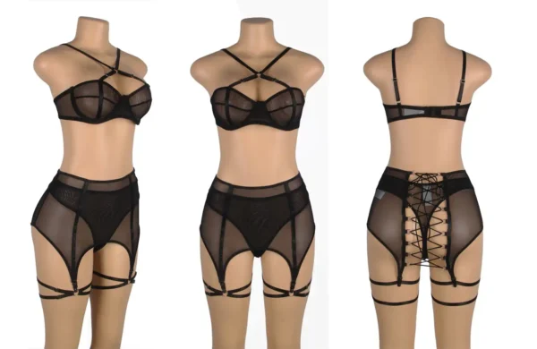 Ensemble lingerie noir harnais et porte-jarretelles (vue des trois face sur fond blanc) Ensemble lingerie noir harnais et porte-jarretelles