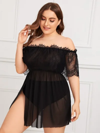 Nuisette noire épaules dénudées et coupe ample (vue de face) Nuisette noire épaules dénudées et coupe ample