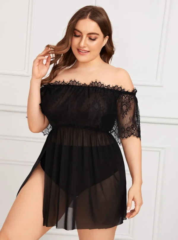 Nuisette noire épaules dénudées et coupe ample