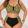 Bikini grande taille sculptant sans fermeture – GeoGlow (jaune, vue de face) Bikini grande taille sculptant sans fermeture – GeoGlow