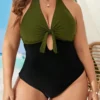 Maillot de bain bicolore décolleté plongeant