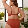 Maillot de bain femme 2 pièces texturé – taille haute galbante (vue de dos) Maillot de bain femme 2 pièces texturé – taille haute galbante