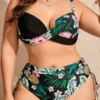 Maillot de bain grande taille 2 pièces – taille haute sculptante (noir et vert, face) Maillot de bain grande taille 2 pièces – taille haute sculptante