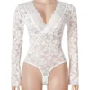 Body blanc chic en dentelle à manches longues (2) Body blanc chic en dentelle à manches longues