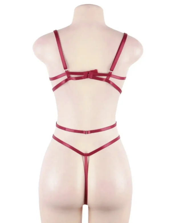 Body rouge ajouré lanières et broderies (3) Body rouge ajouré à lanières et broderies