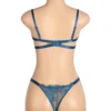 Ensemble lingerie bleu dentelle et décolleté ouvert (4) Ensemble lingerie bleu dentelle et décolleté ouvert