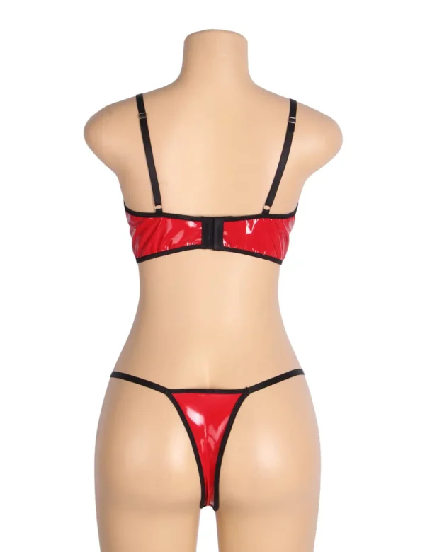 Ensemble lingerie cuir rouge à résille et anneaux (3) Ensemble lingerie cuir rouge à résille et anneaux