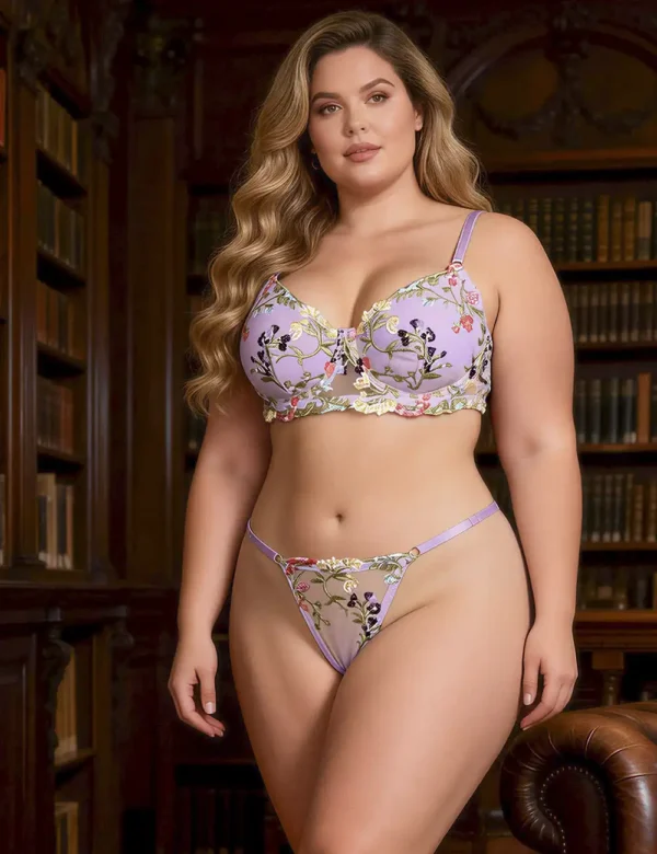 Ensemble lingerie lilas à fleurs brodées (1) Ensemble lingerie lilas à fleurs brodées