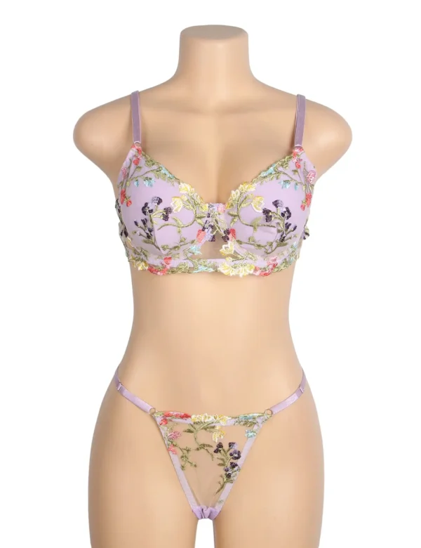 Ensemble lingerie lilas à fleurs brodées (4) Ensemble lingerie lilas à fleurs brodées