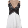 Nuisette blanche satinée et dentelle noire (4) Nuisette blanche satinée et dentelle noire