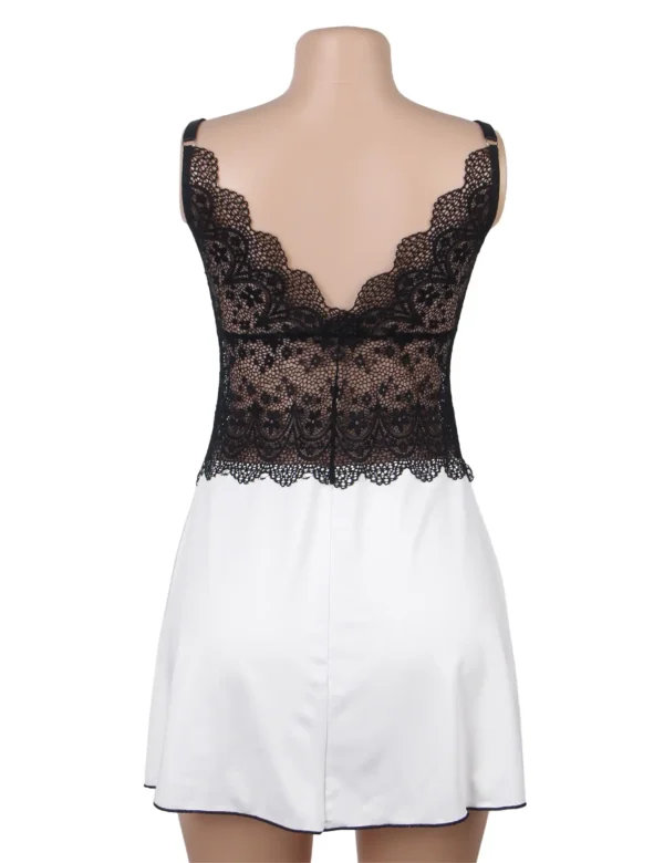 Nuisette blanche satinée et dentelle noire (5) Nuisette blanche satinée et dentelle noire