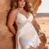 Nuisette blanche satinée poitrine et dos en dentelle (4) Nuisette blanche satinée poitrine et dos en dentelle