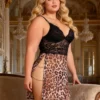 Nuisette léopard fendue à chaînes dorées (vue de profil) Nuisette léopard fendue à chaînes dorées