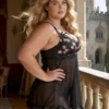 Nuisette noire et broderies roses (6) Nuisette noire et broderies roses
