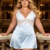 Nuisette satin bleu clair et dentelle blanche (1) Nuisette satin bleu clair et dentelle blanche
