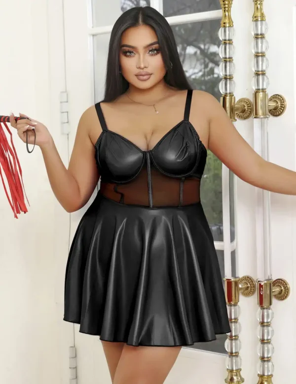 Robe noire effet cuir coupe évasée (6) Robe noire effet cuir coupe évasée