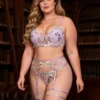 Ensemble lingerie lilas à broderies florales et porte-jarretelles (6) Ensemble lingerie lilas à broderies florales et porte-jarretelles