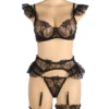 Ensemble lingerie noir à volants et chaînes dorées (3) Ensemble lingerie noir à volants et chaînes dorées