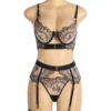 Ensemble lingerie noir transparent à broderies et porte-jarretelles (2) Ensemble lingerie transparent à broderies et porte-jarretelles