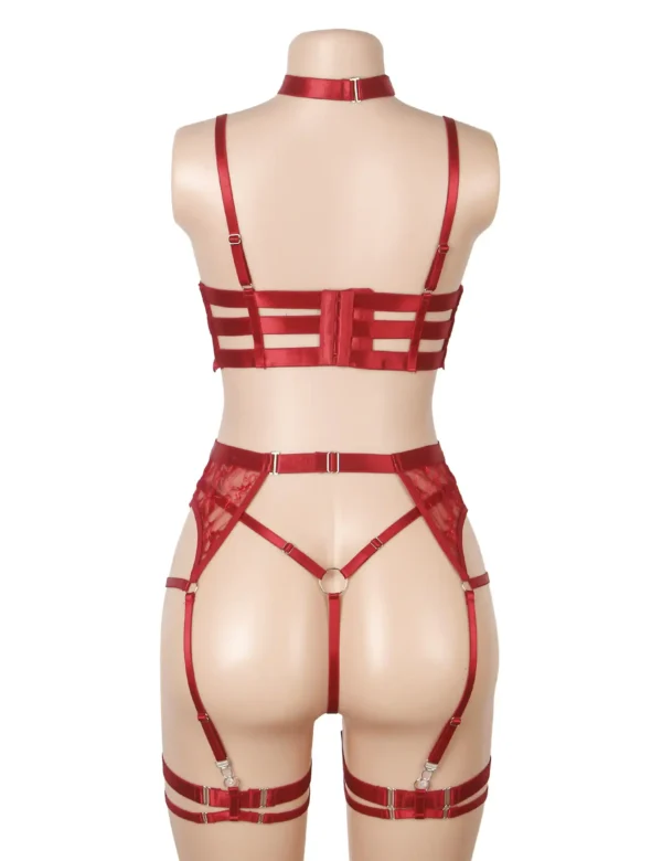 Ensemble lingerie rouge avec harnais et porte-jarretelles (3) Ensemble lingerie rouge avec harnais et porte-jarretelles